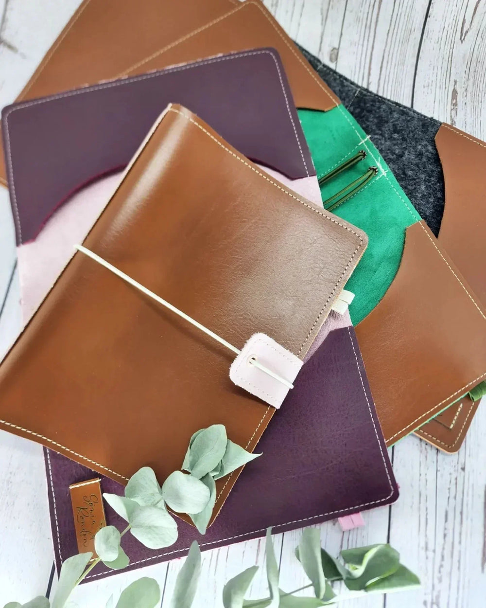 Capa com Elásticos . Alecrim - Sônia Rondon