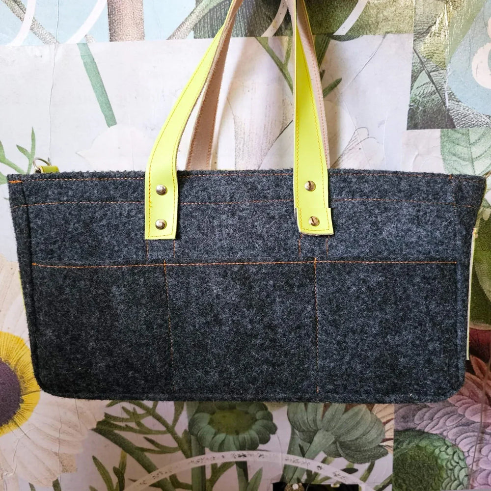 Bolsa Organizadora . Flor-de-Lis - Sônia Rondon