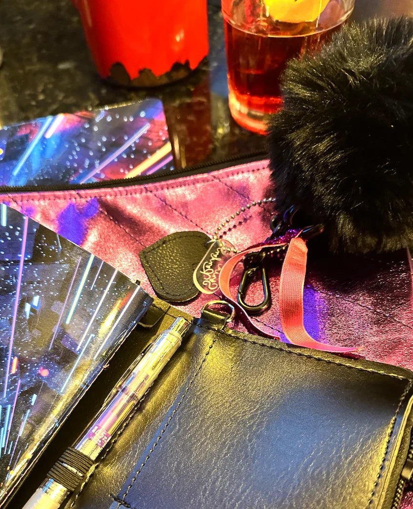 Chaveiro PomPom Preto | Edição Limitada Metaverso - Sônia Rondon